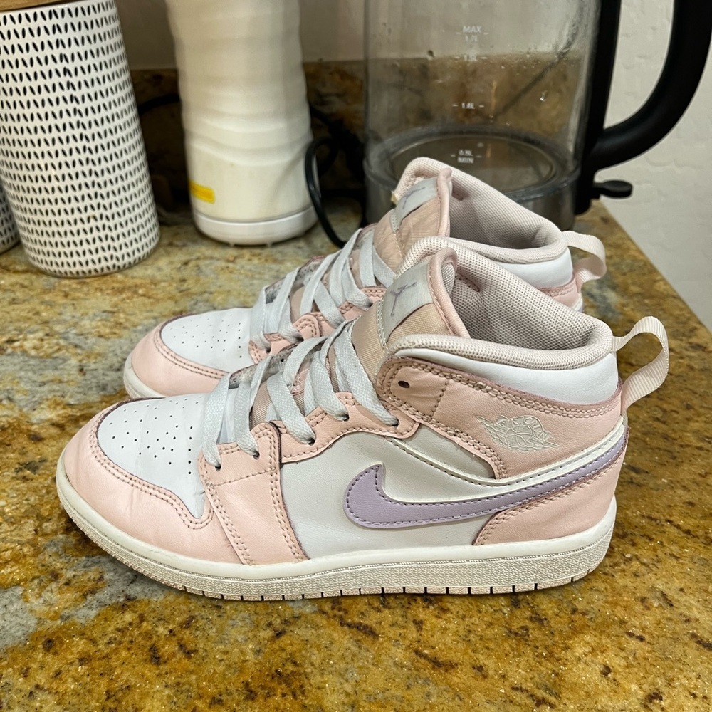 Jordan 1 size 2 - Picture 3 of 9